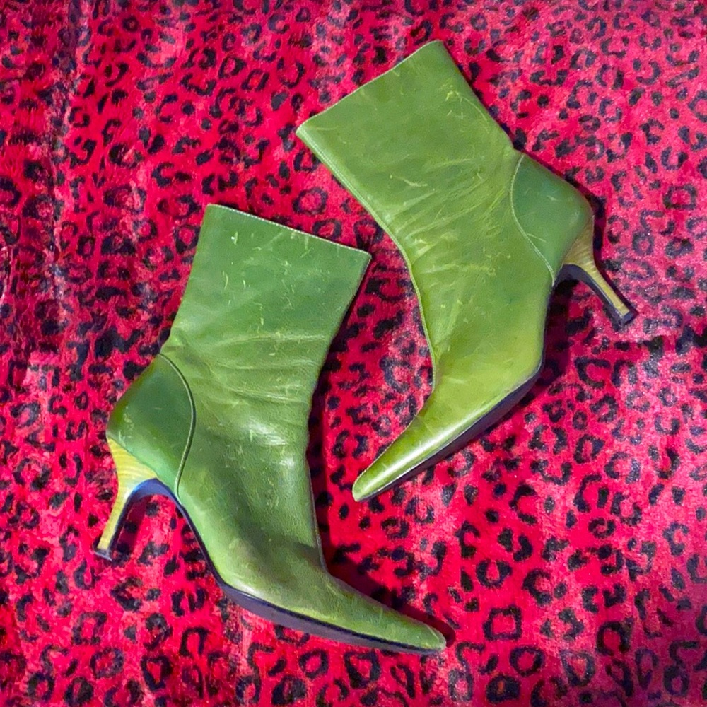 Distressed leather Steve Madden boots